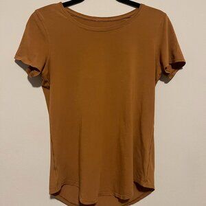 Women's Lululemon T-Shirt, Size 4, Used (Good Condition)